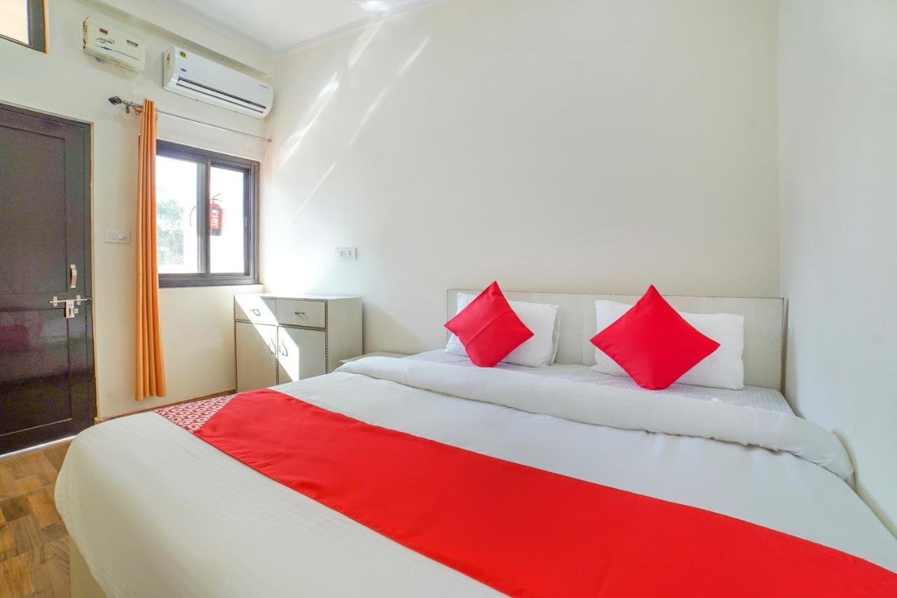 Oyo 67163 Anantham Residency Hotel Narendra Nagar Екстериор снимка